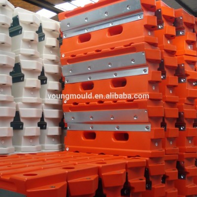 Die casting road safety fence barricade road block by roto molding